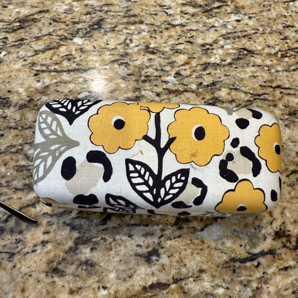 Vera Bradley “Go Wild” Aviator Sunglasses w/ Matching Floral Case - Picture 4 of 8